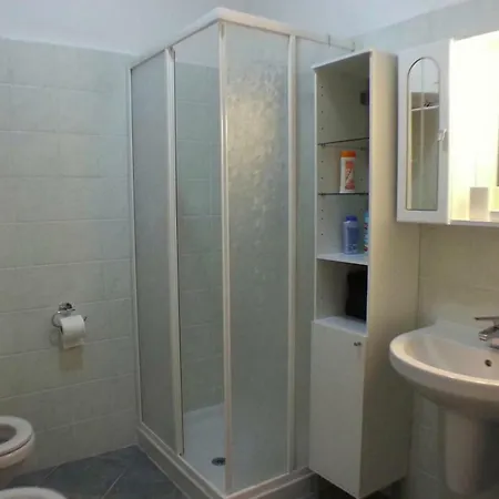 - Isr071018-cya Apartman